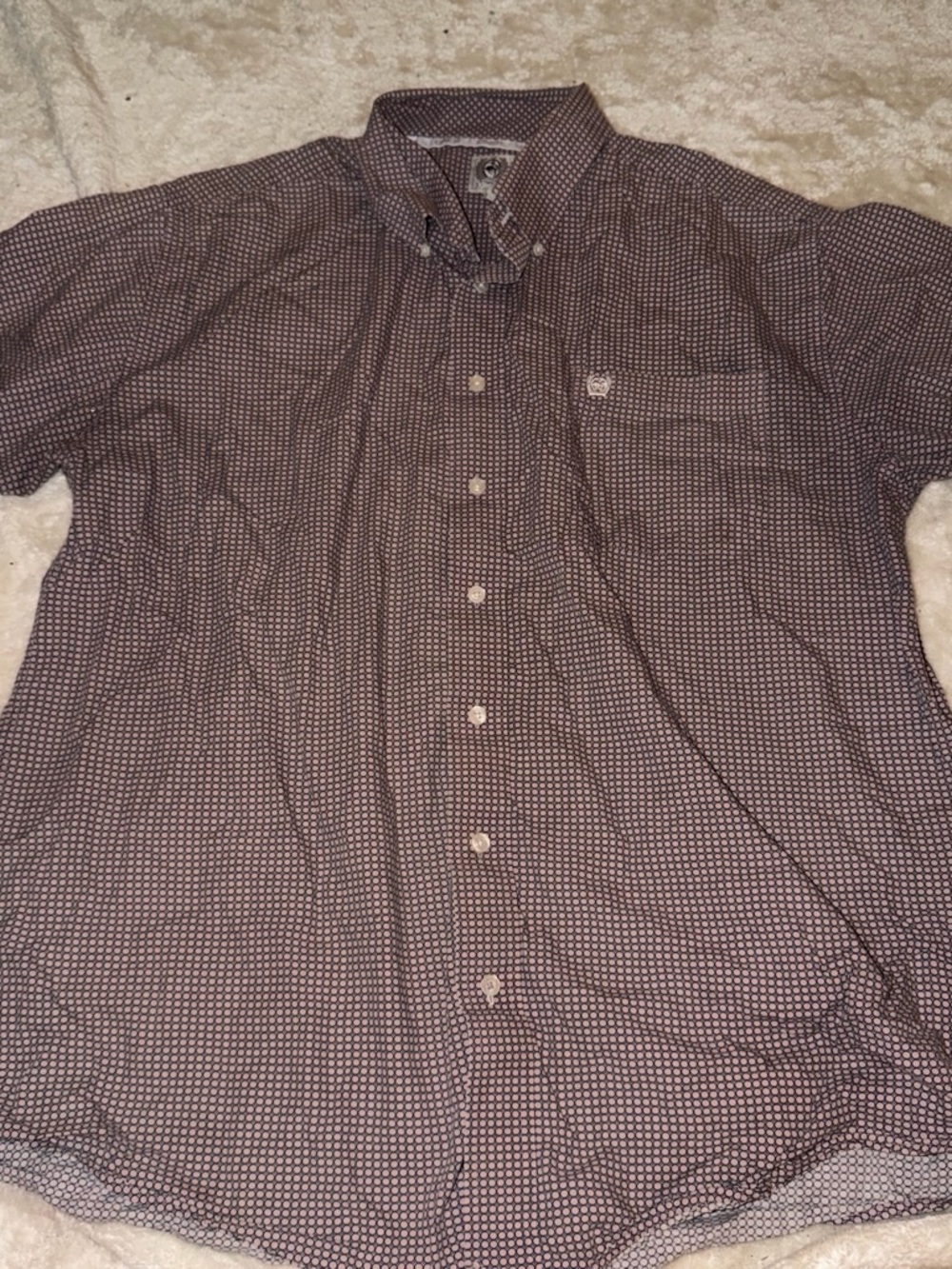 Cinch Men's Short-Sleeve Button-Down Shirt in Maroon and White Geo Print
